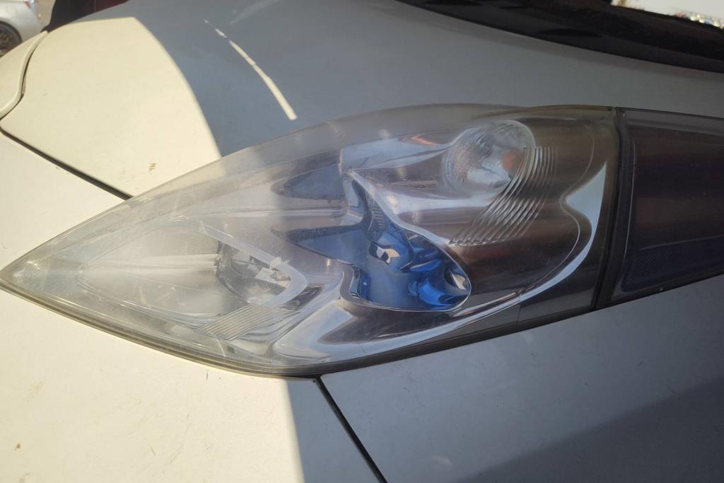 ضوء امامي شمال نيسان ليف 2014 2015