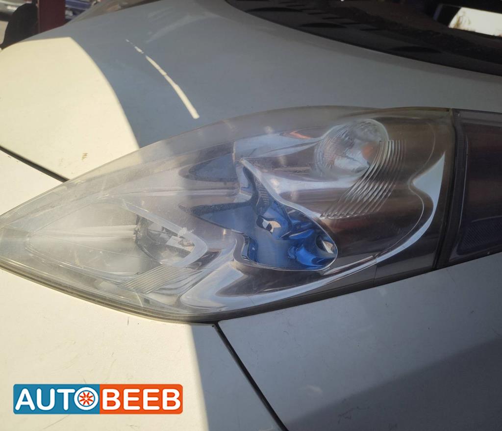 ضوء امامي شمال نيسان ليف 2014 2015