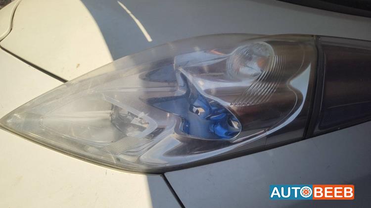 ضوء امامي شمال نيسان ليف 2014 2015