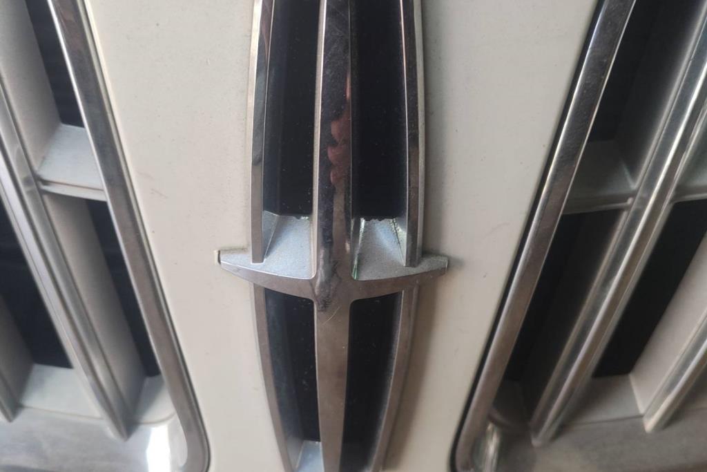 شعار طمبون امامي لنكولن ام كي زد 2010 2011 2012