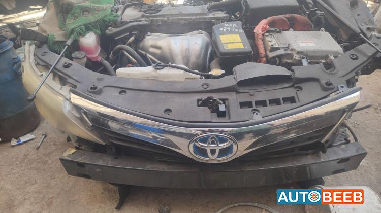 Body  Front clip Toyota Camry