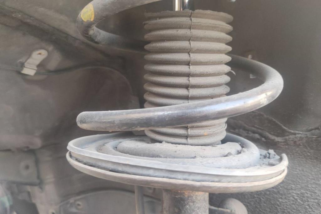 صنوبرص أمامي تويوتا كامري 2014 2015