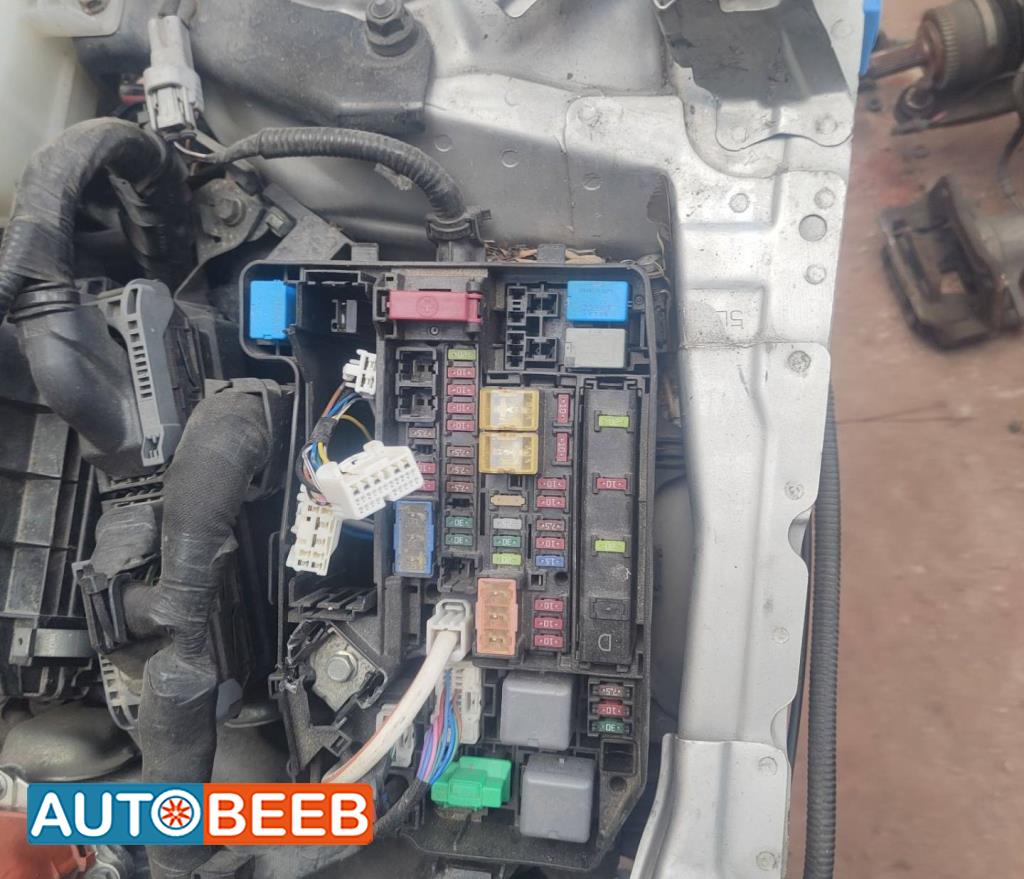 علبه فيوزات لكزس hs250 2013 2014