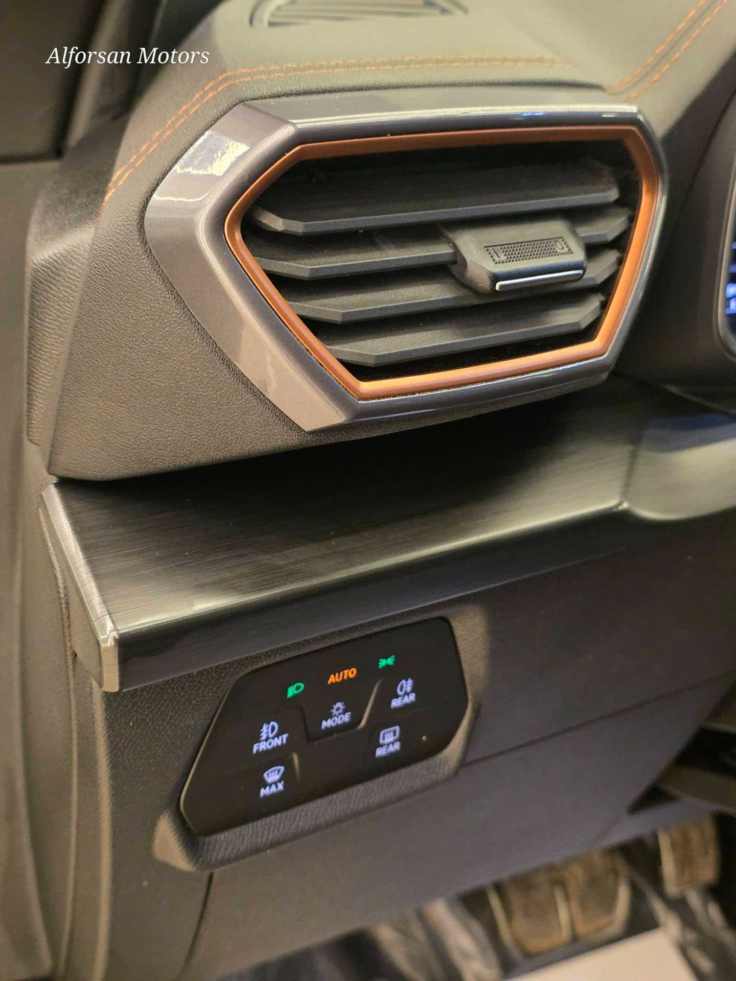 كوبرا ليون 2024