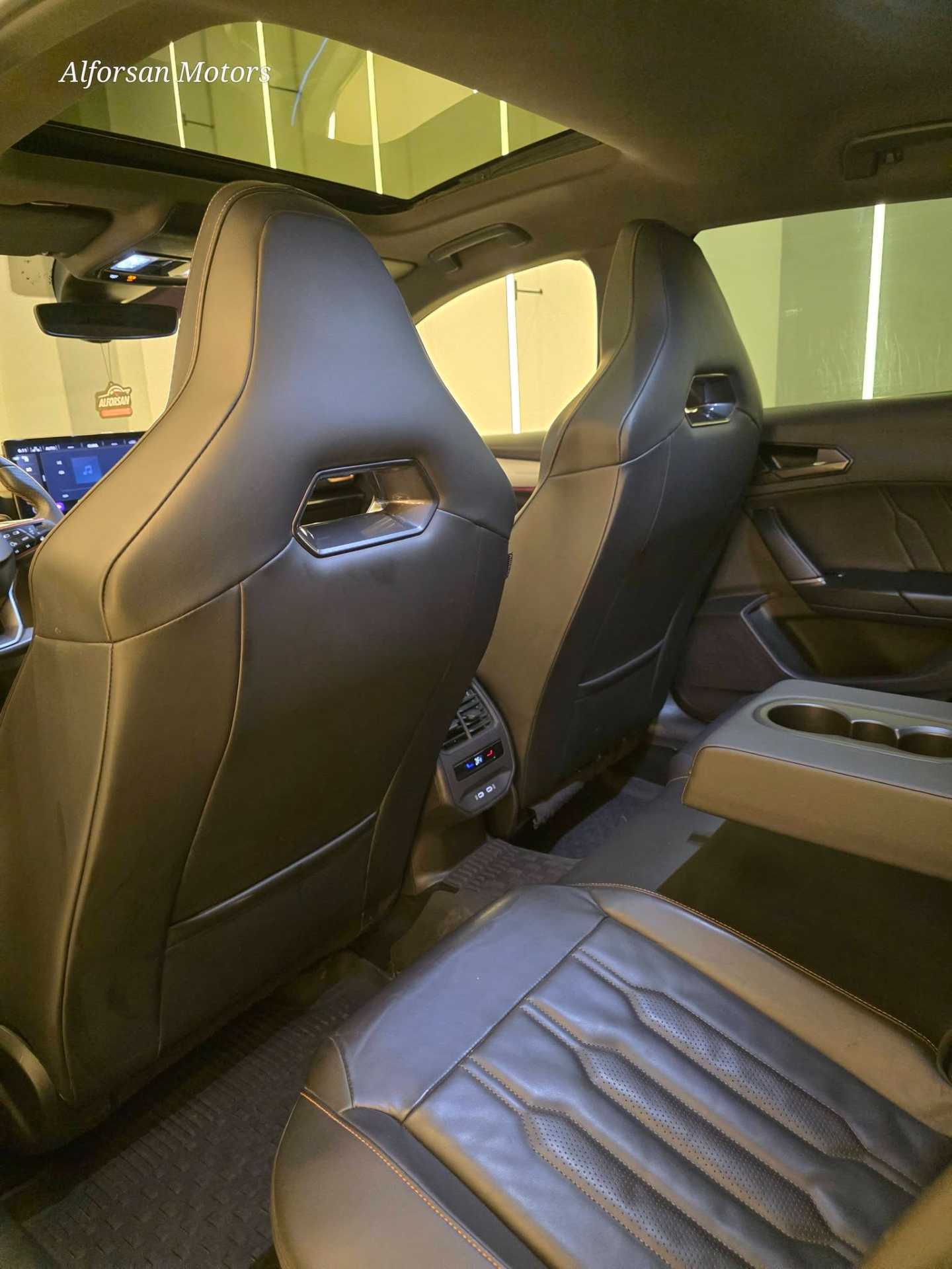 كوبرا ليون 2024