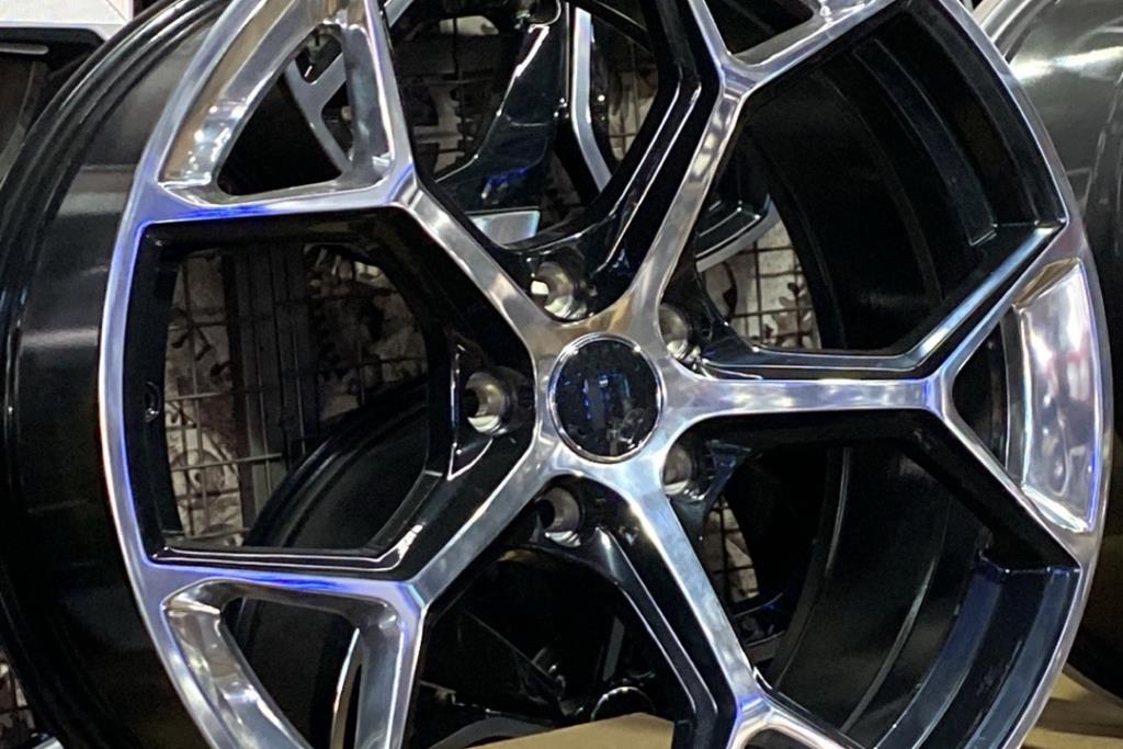 جنط أودي مقاس 19 جديد