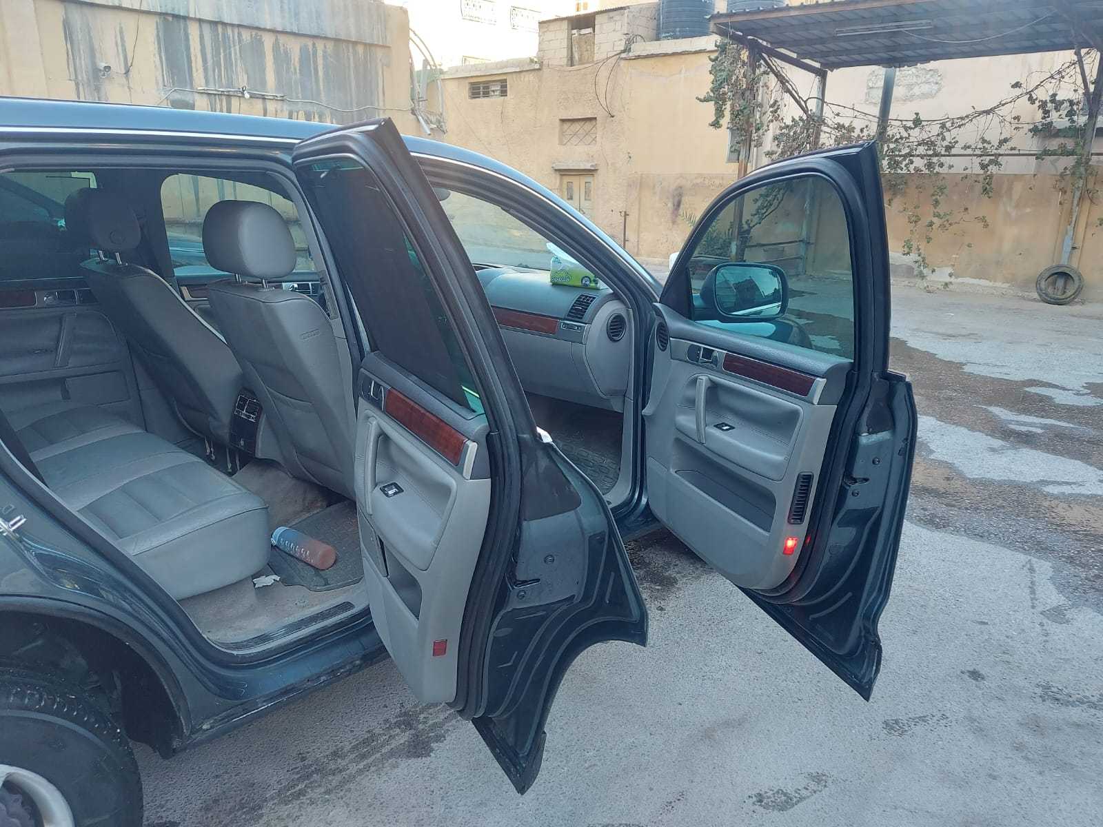 فولكس فاجن طوارق 2006