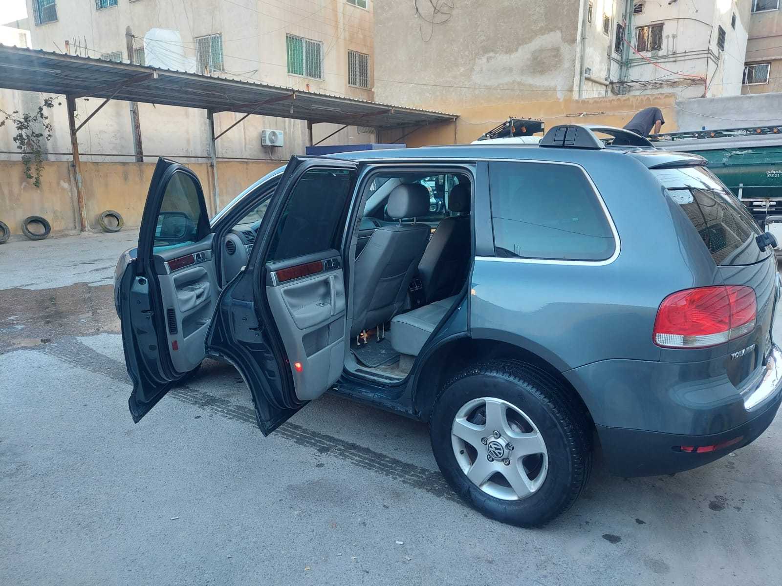 فولكس فاجن طوارق 2006