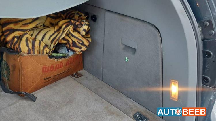 فولكس فاجن طوارق 2006