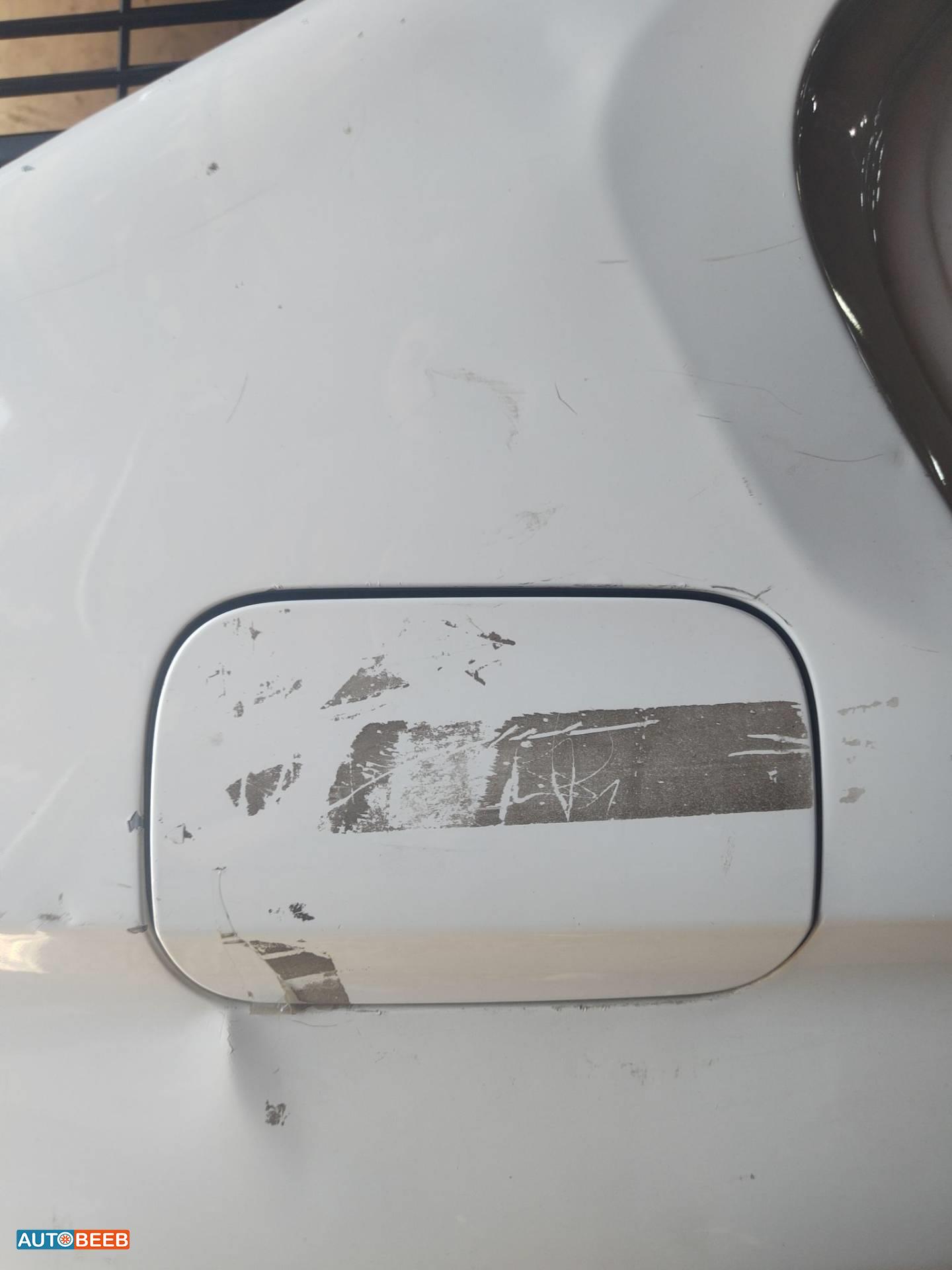 غطاء بنزين بي ام دبليو g30 2018 2019