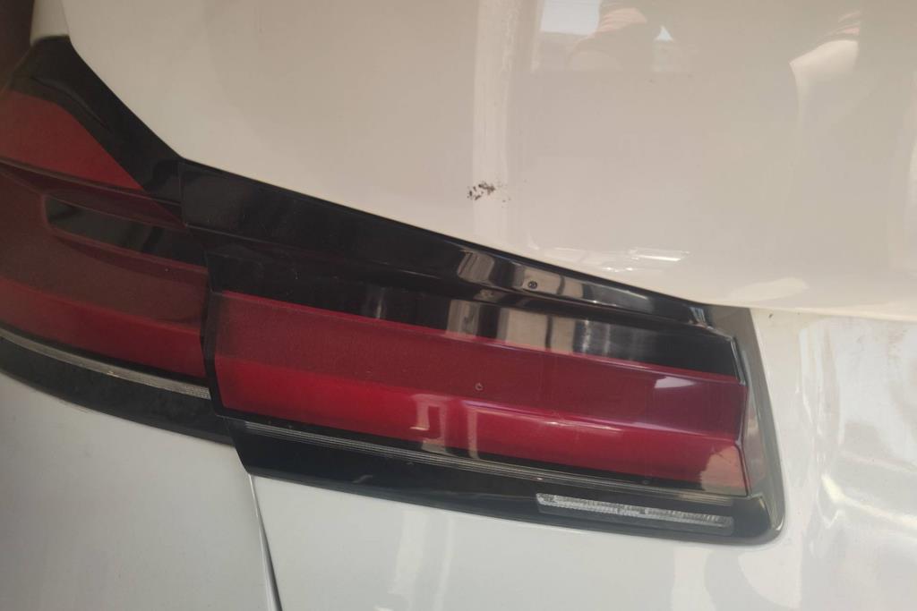 عاكسة غطاء خلفي شمال بي ام دبليو g30 2018 2019