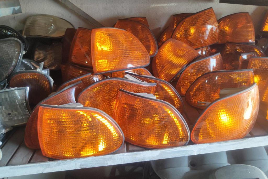 ضوء غماز أمامي يمين شمال بي ام دبليو 730 1997 1998 1999