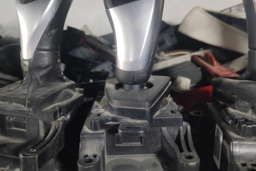 يد غيارات بي ام دبليو f30 2013 2014 2015