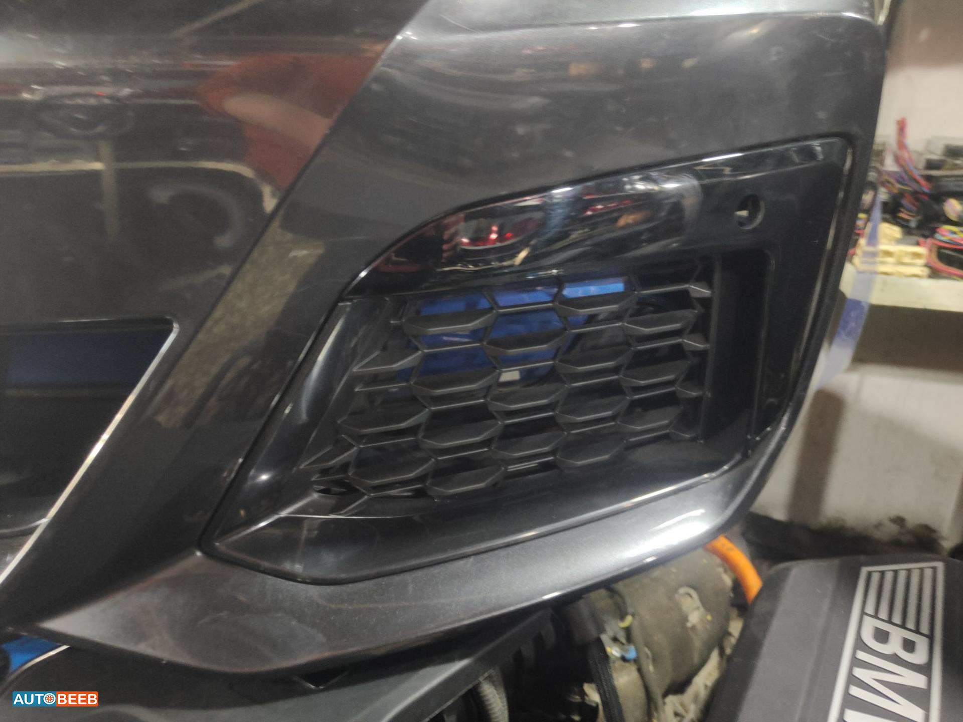 تسكيرة طمبون امامي شمال بي ام دبليو 530 2022 2023