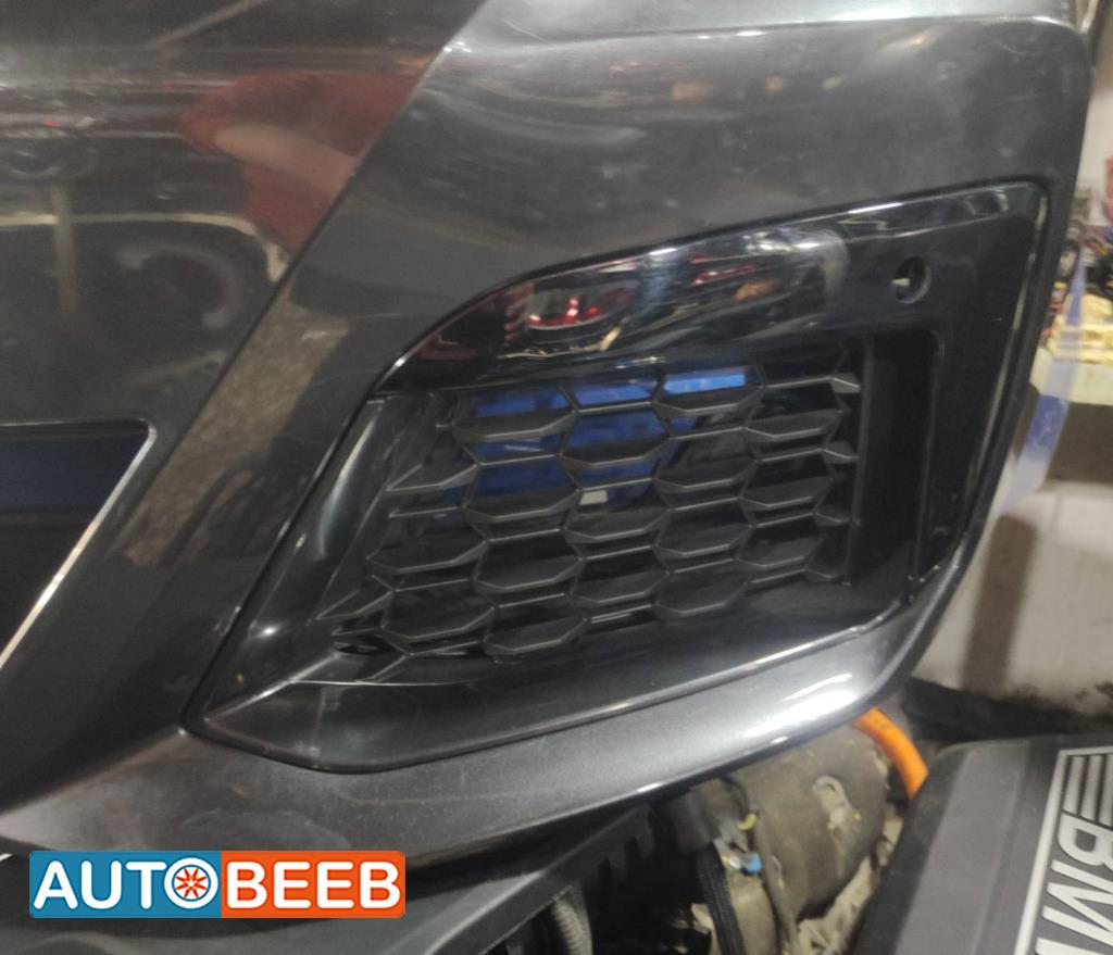 تسكيرة طمبون امامي شمال بي ام دبليو 530 2022 2023