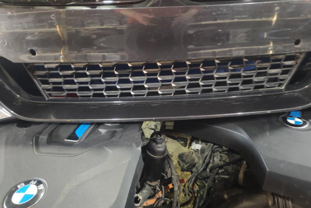 شل امامي سفلي بي ام دبليو 530 2022 2023