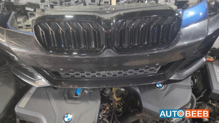 طمبون امامي بي ام دبليو 530 2022 2023