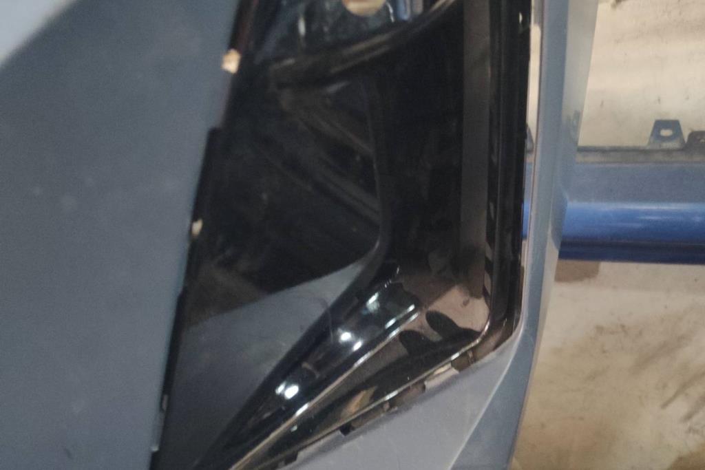 تسكيرة طمبون امامي شمال بي ام دبليو i3 2023 2024