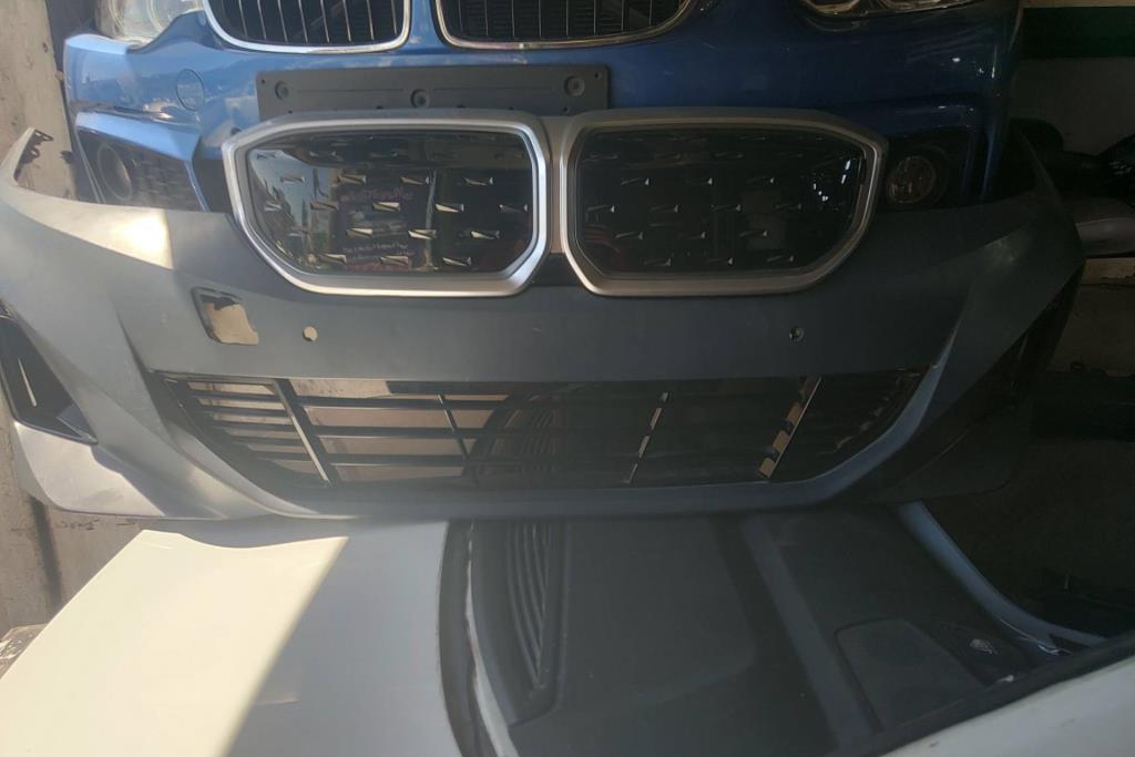 طمبون امامي بي ام دبليو i3 2023 2024