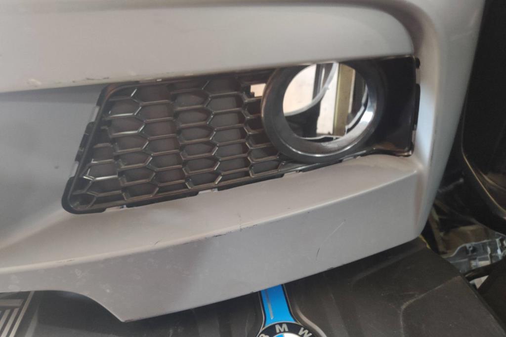 برواز كشاف امامي شمال بي ام دبليو f30 2017 2018