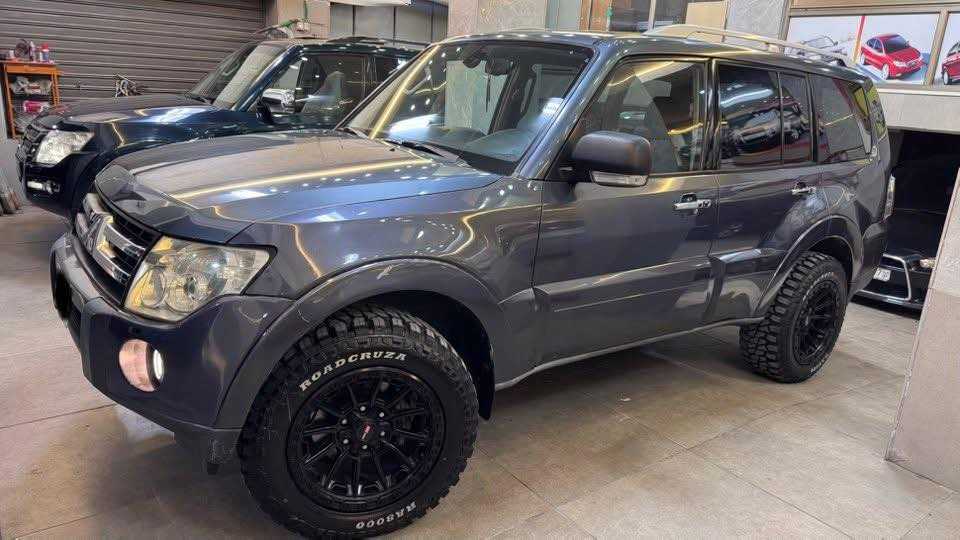 ميتسوبيشي باجيرو 2009