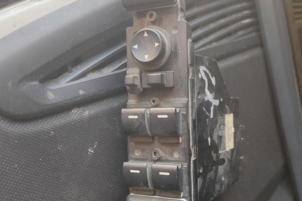 مجمع كبسات شباك رنج روفر فوج 2007