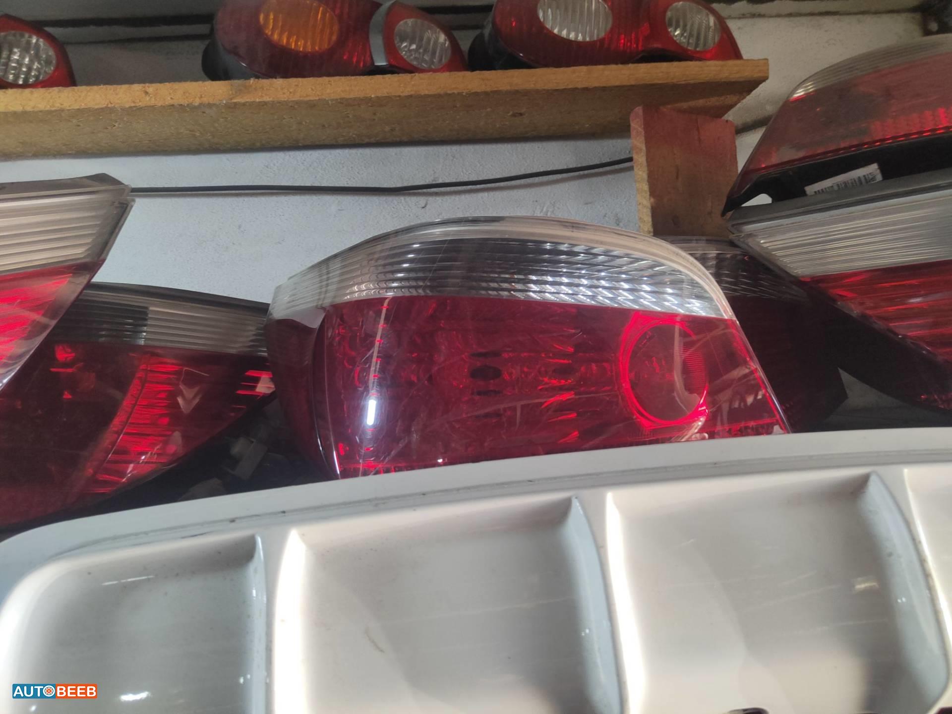 ضوء خلفي يمين شمال بي ام دبليو e30 2010 2011