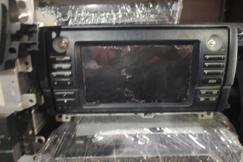 مسجل شاشه بي ام دبليو e46 2000 2001