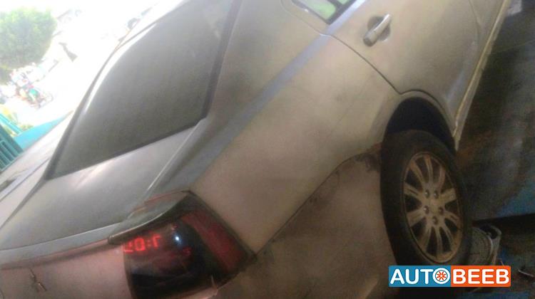 Mitsubishi Galant 2008