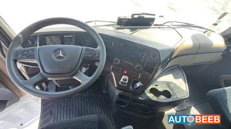 راس تريلا مرسيدس بنز 2021