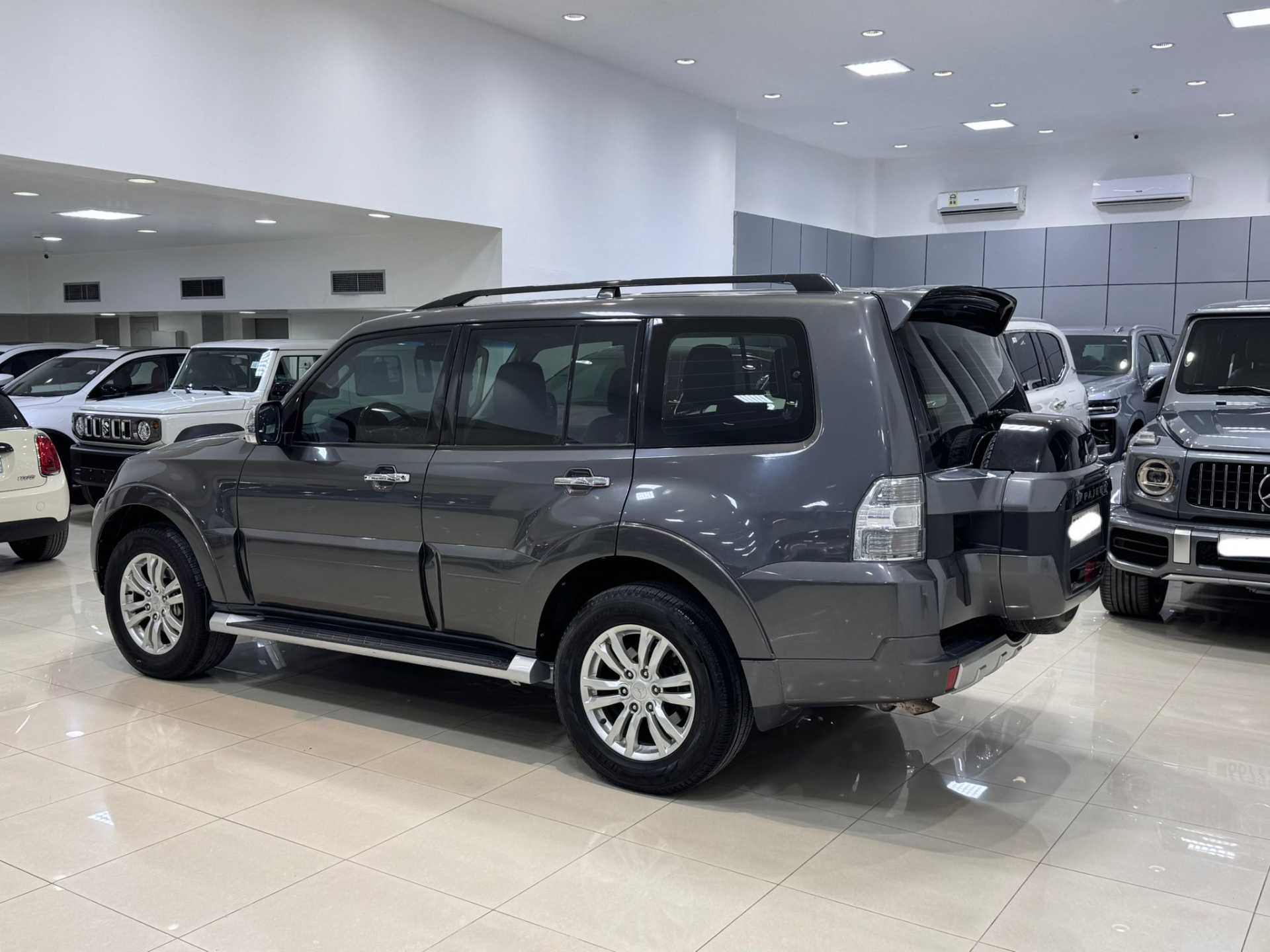 ميتسوبيشي باجيرو 2016