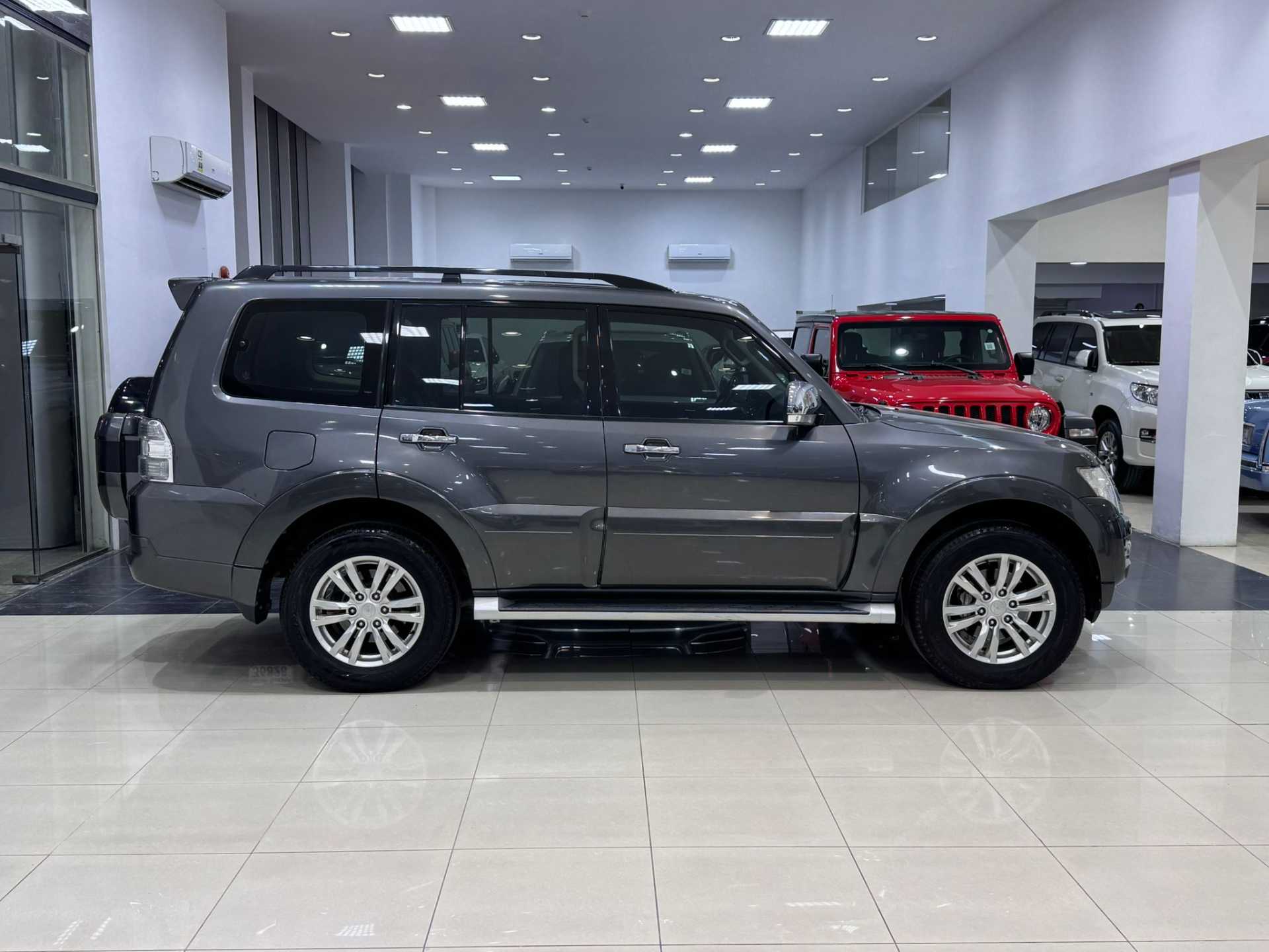 ميتسوبيشي باجيرو 2016