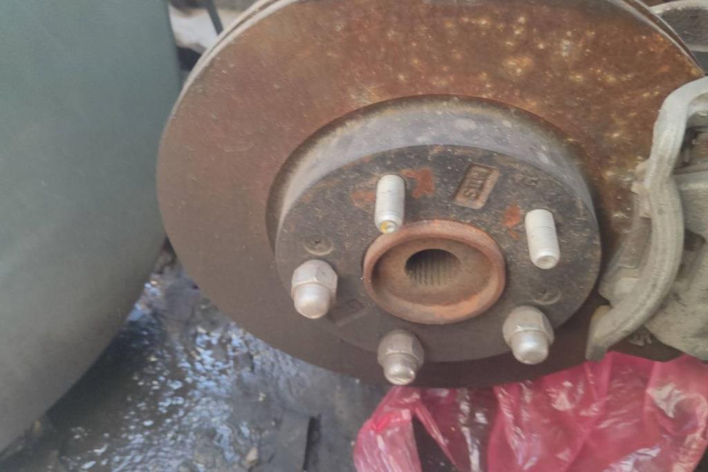 هب عجل امامي كيا نيرو هايبرد 2017 2018