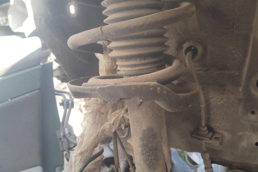 صنوبرص أمامي كيا نيرو هايبرد 2017 2018