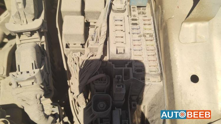 علبه فيوزات تويوتا كامري 2012 2013 2014