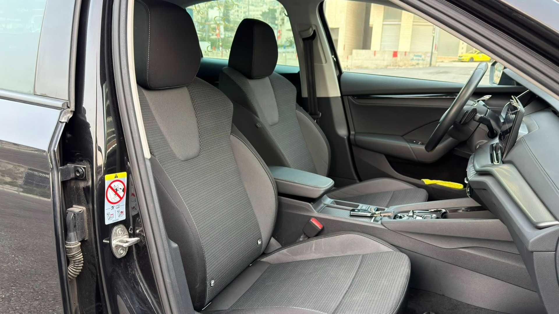 سكودا اوكتافيا 2023