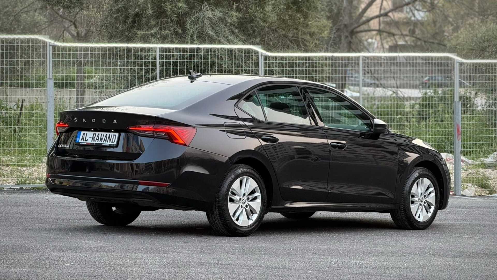 سكودا اوكتافيا 2023