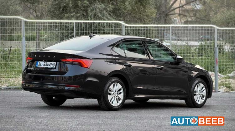 سكودا اوكتافيا 2023