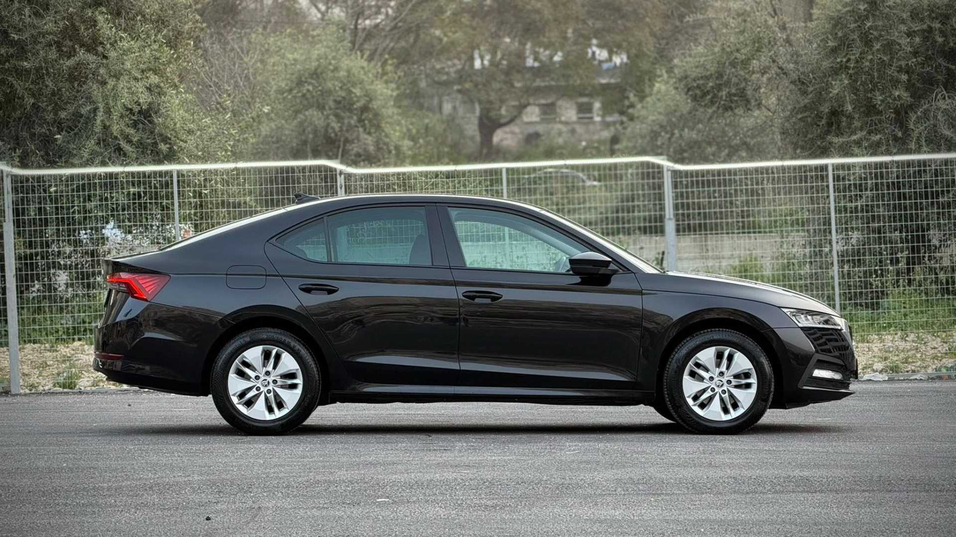 سكودا اوكتافيا 2023