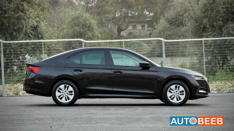 سكودا اوكتافيا 2023