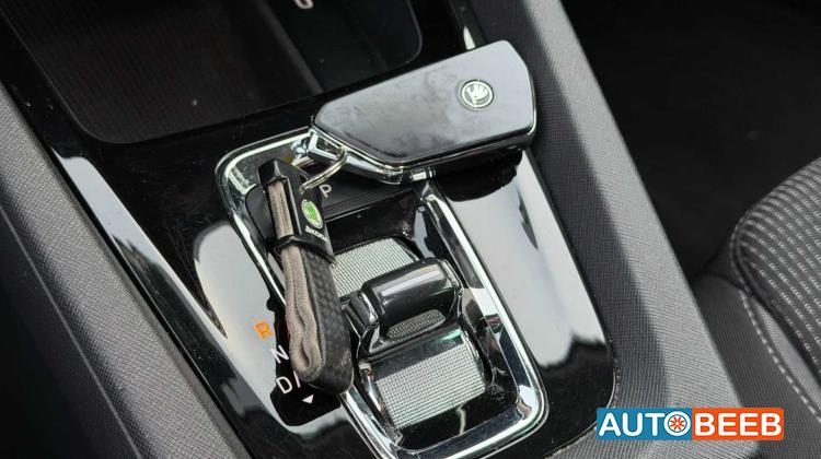 سكودا اوكتافيا 2023