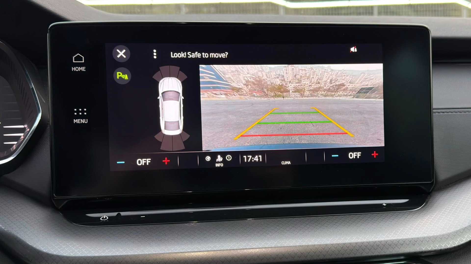 سكودا اوكتافيا 2023