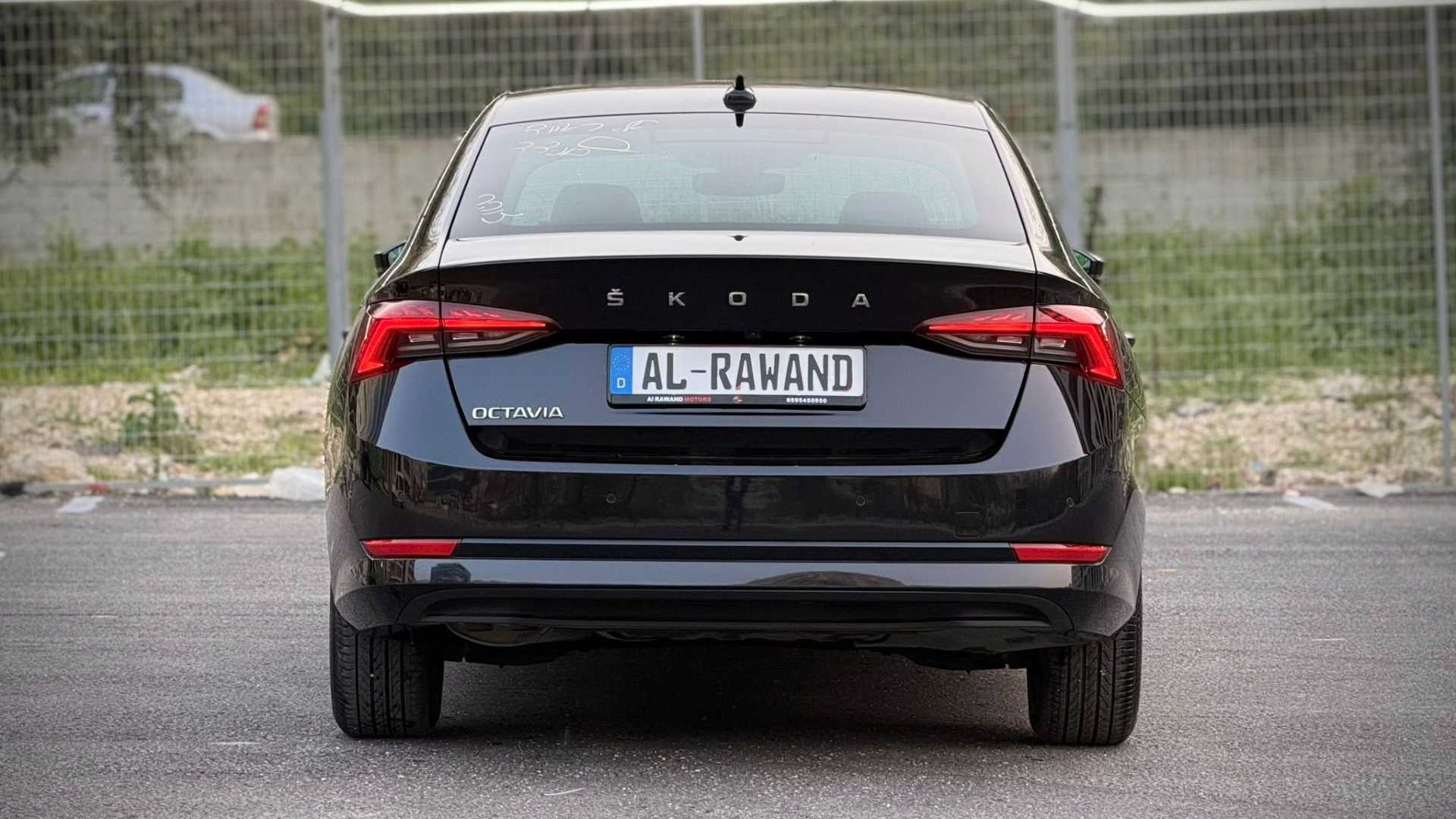 سكودا اوكتافيا 2023