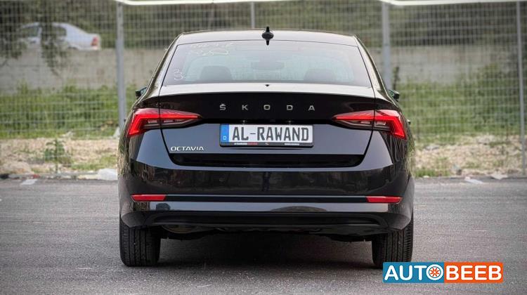 سكودا اوكتافيا 2023