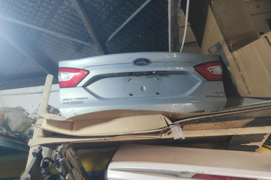 Body  Trunk Ford Fusion