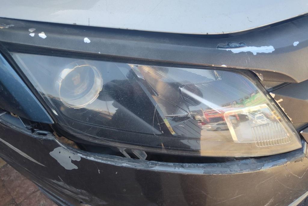 ضوء امامي يمين فورد فيوجن 2010 2011 2012