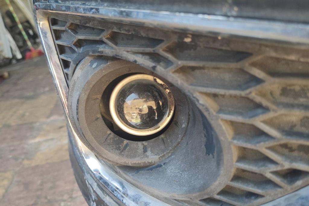 كشاف امامي يمين فورد فيوجن 2010 2011 2012