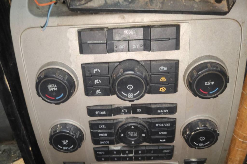 Cabin  Control buttons Ford Escape