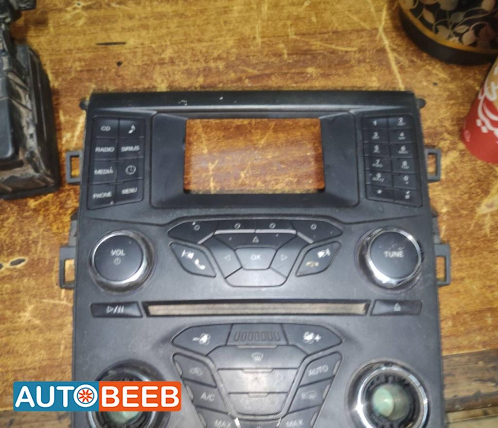 Cabin  Control buttons Ford Fusion