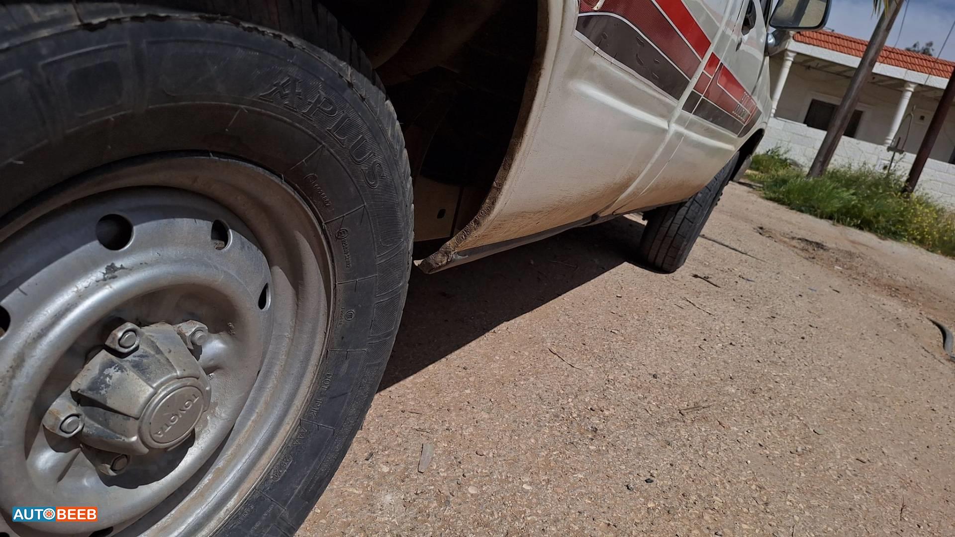 تويوتا هيلوكس 1984